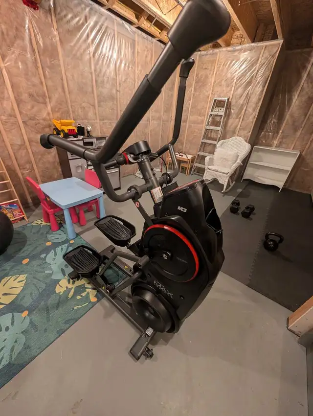 Bowflex Elliptical  in Exercise Equipment in Edmonton - Image 3