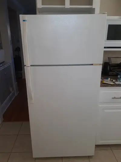 Good condition Kenmore Fridge, View more