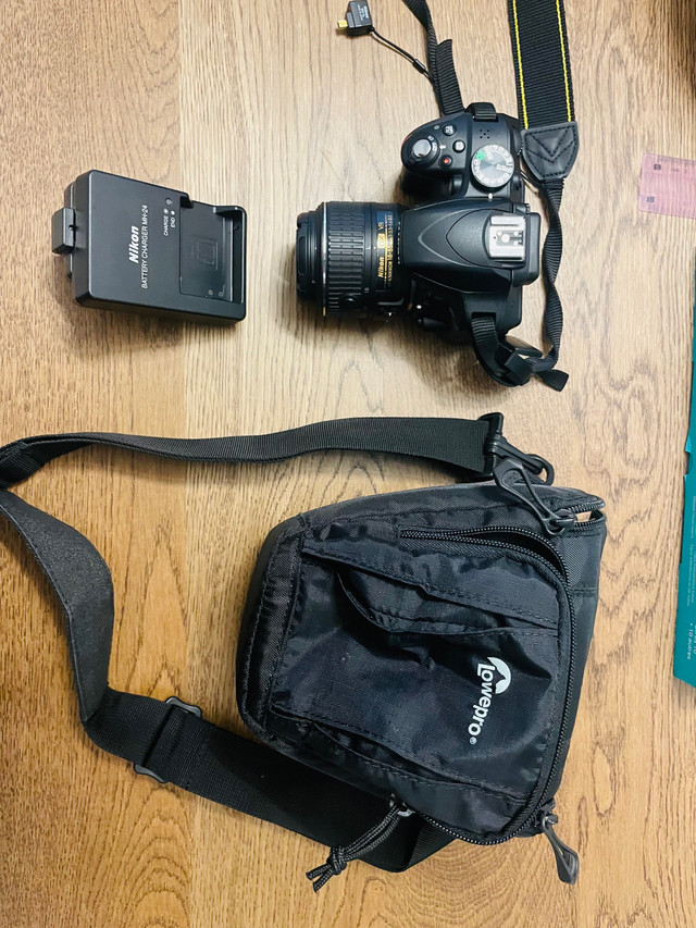 Nikon D3300 Digital SLR Camera with 18-55mm VR II Lens Kit  dans Appareils photo et caméras  à Ville de Montréal - Image 2
