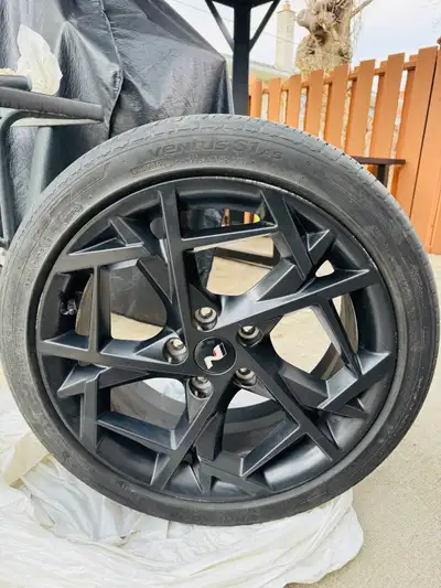 2025 Elantra N Line very good condition tire and rim both only used for last summer from may to Octo...