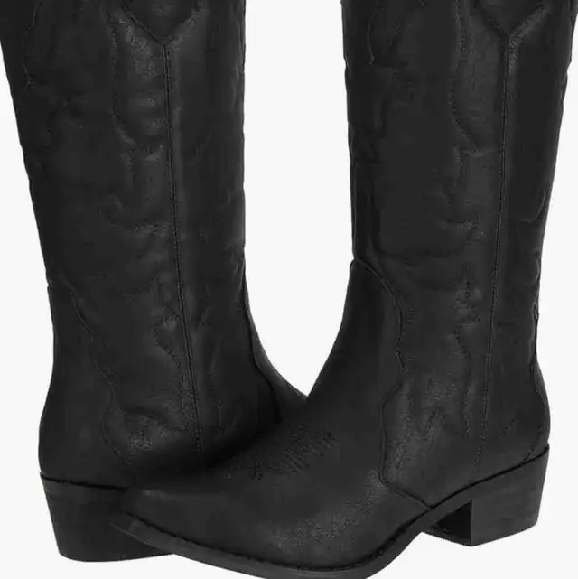 Women’s Cowboy Boots in Women's - Shoes in Markham / York Region - Image 2