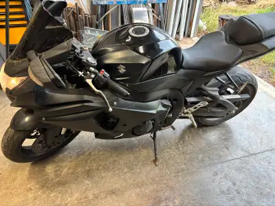 This 2012 Suzuki GSX-R1000 is a low-kilometre, well maintained superbike located in Fort St. John, B...