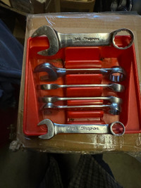 Hand tools Tools standard set of large combination wrenches.