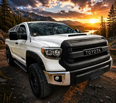 2014 Toyota Tundra TRD Offroad SR5, 4x4, 17" Fuel rims, 6.5ft bed with bed topper, towing mirrors, b...