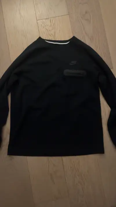 Nike Crewneck Sweater Black Size Medium, View more