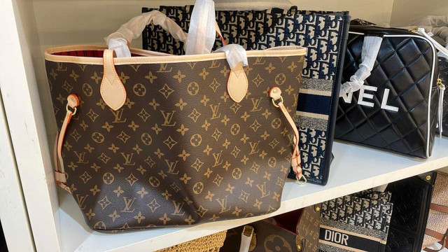 LV Tote bag Louis Vuitton  in Jewellery & Watches in Oshawa / Durham Region