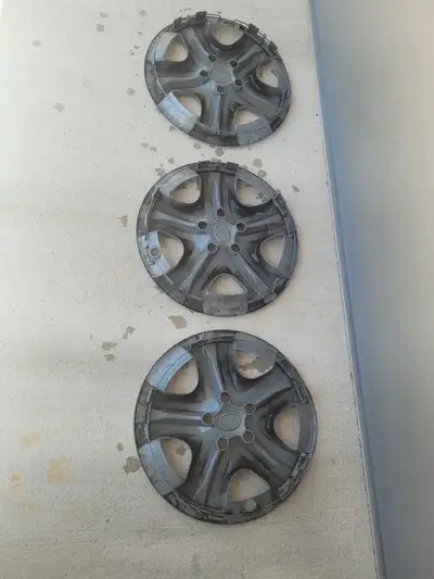 (OEM) 17" Toyota RAV4 Hubcaps (Set of 3) – 2013-2018 (only one remaining) Genuine factory Toyota whe...