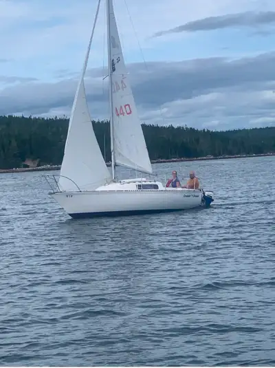 Drop keel saiboat with trailer. New sail cover in 2023 New jib #2 in 2023 New life lines in 2021 New...