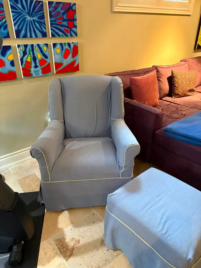 Swivel Rocking Chair with gliding foot stool in Chairs & Recliners in City of Toronto - Image 4