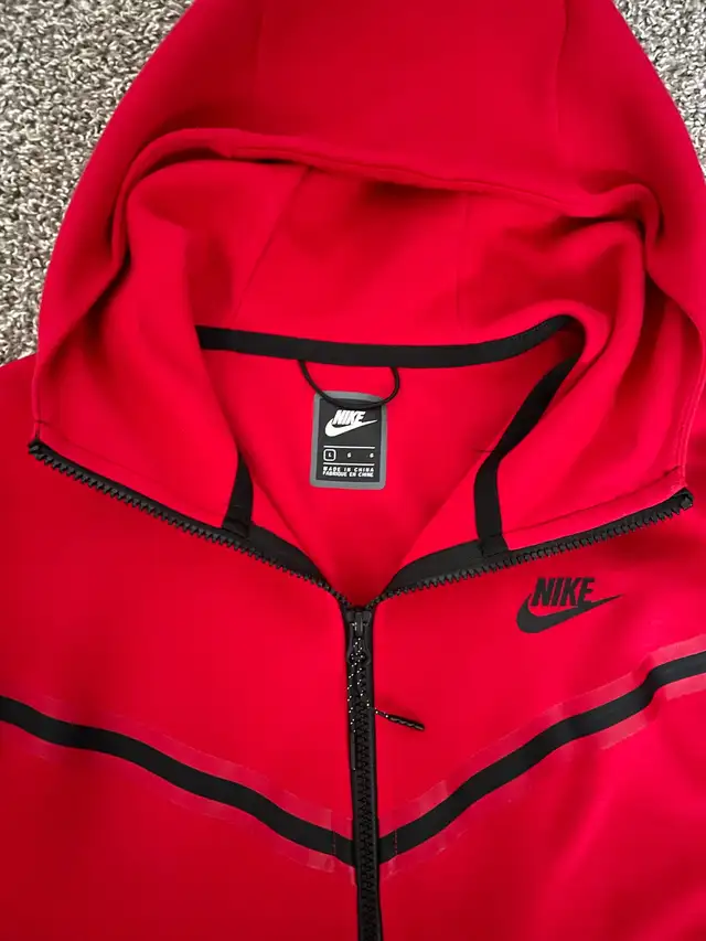 Nike Tech in Men's in Kitchener / Waterloo - Image 3