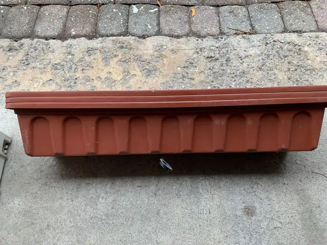 A lot of 3 large NEW/unused outdoor plant/flower pots/planters in Outdoor Décor in City of Toronto - Image 3