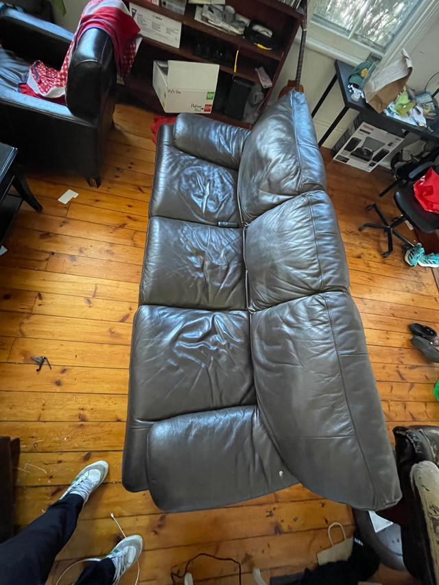 Comfy leather couch in Couches & Futons in Kingston - Image 2