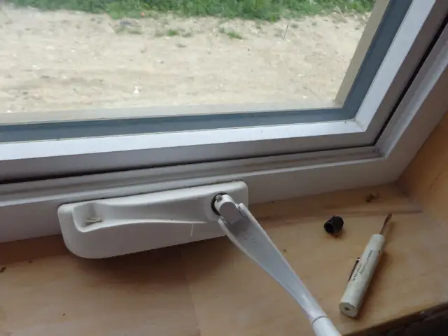 WINDOW & SCREEN REPAIRS IN LONDON62863718404097123