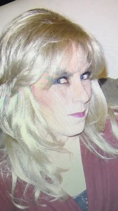 Looking for mature female friends64639729043202120