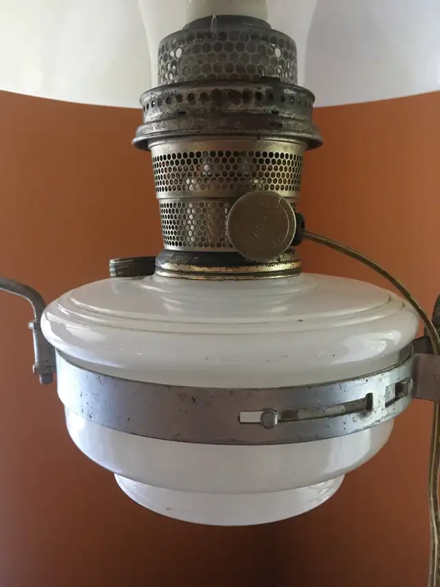 ALADDIN - ANTIQUE ELECTRIC HANGING WHITE MOONSTONE LAMP in Indoor Lighting & Fans in Belleville - Image 7