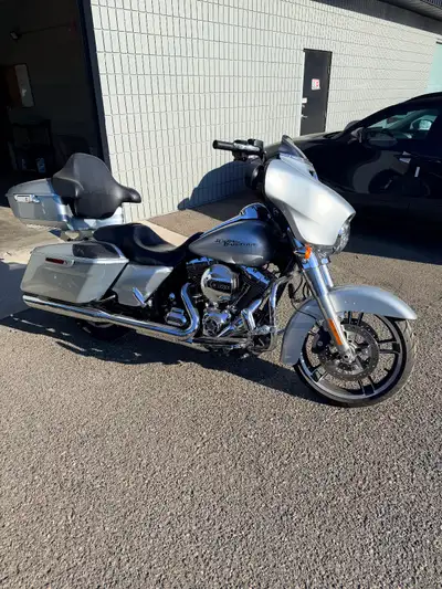 Check out this low km 2014 Harley-Davidson Street Glide Stage 2 that is in great condition with new...