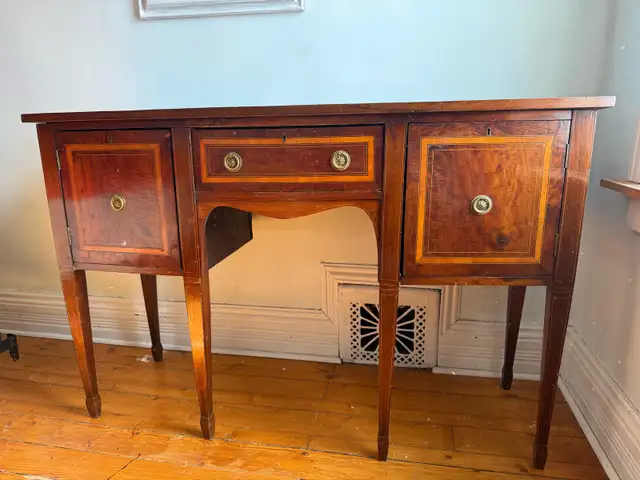 Antique George III Mahogany Bow Front Sideboard in Other in City of Toronto - Image 2