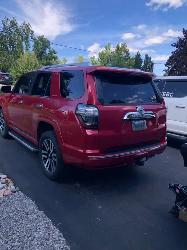 2015 Toyota 4Runner569252830827008001