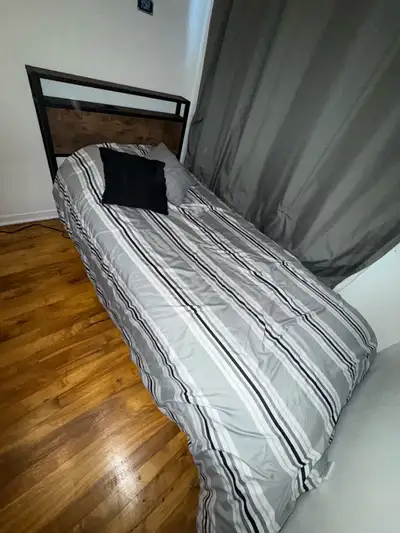 Cadre de lit simple - Inclus matelas et draps, View more