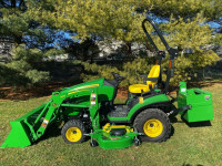 2017 John Deere Tractor 1025R