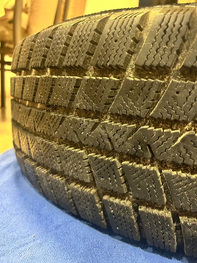 Winter Command Goodyear Tires & Rims 18 inch. Like New. in Tires & Rims in Mississauga / Peel Region - Image 6