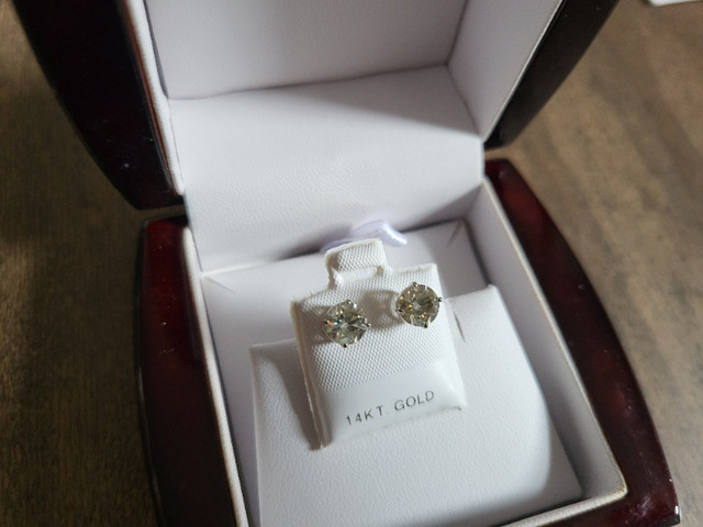 Brand New 14KT White Gold Brilliant Cut Diamond Earrings For Sal in Jewellery & Watches in London - Image 3