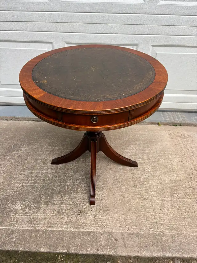 (Circa 1940's) Occasional Table63234629303169121