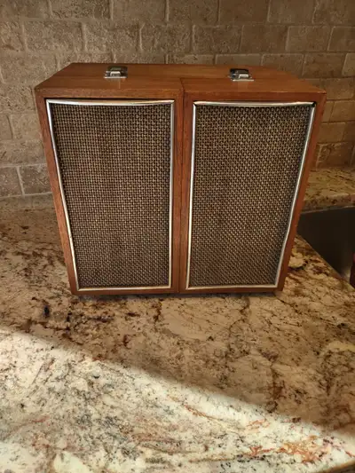 Vintage portable reel to reel recorder. In working condition but could use a tune up. $125.00 or BO