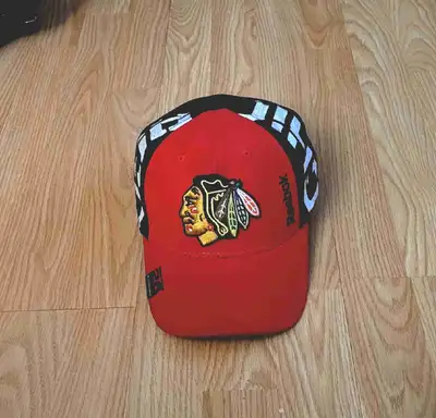 Vintage Reebok NHL Blackhawks Red L/XL Hat, Center Ice CA#51986, View more