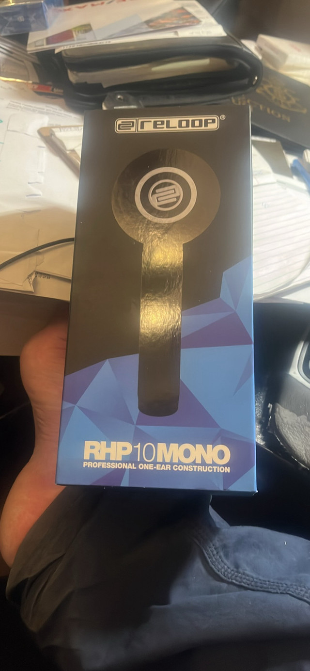 Reloop RHP 10 Mono Professional One-Ear Headphone with 50mm Neod in Headphones in Sarnia - Image 2