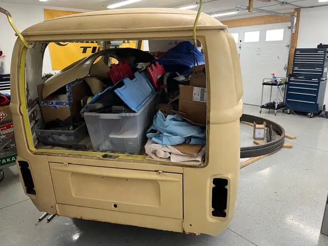 1976 Volkswagen Transporter Van With Engine and Transmission in Classic Cars in Oshawa / Durham Region - Image 4