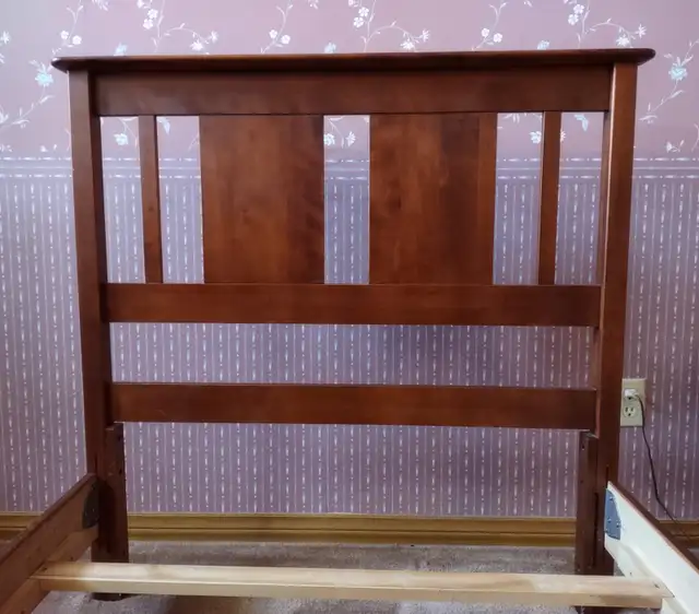 Bed Frame, Twin size - Hardwood - made in Canada62863280818945123
