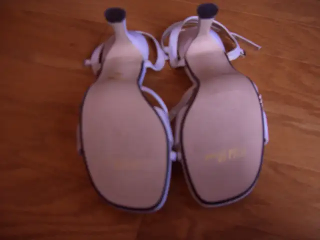 Ladies Dressy Silver Heels, new, size 8, 3 ½” heel, in Women's - Shoes in Edmonton - Image 4