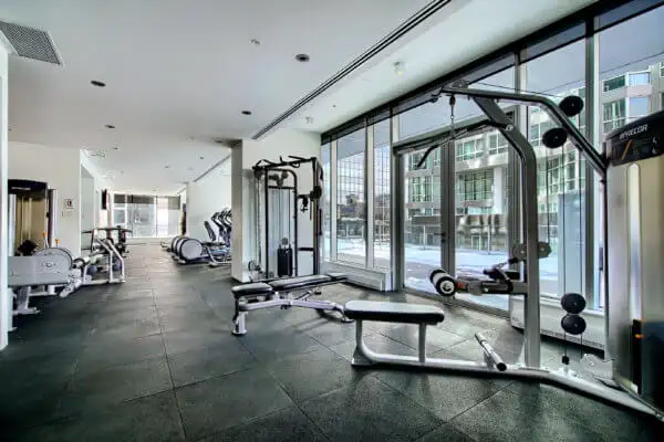 Affordable sublet DT studio close McGill & Concordia in Long Term Rentals in City of Montréal - Image 4