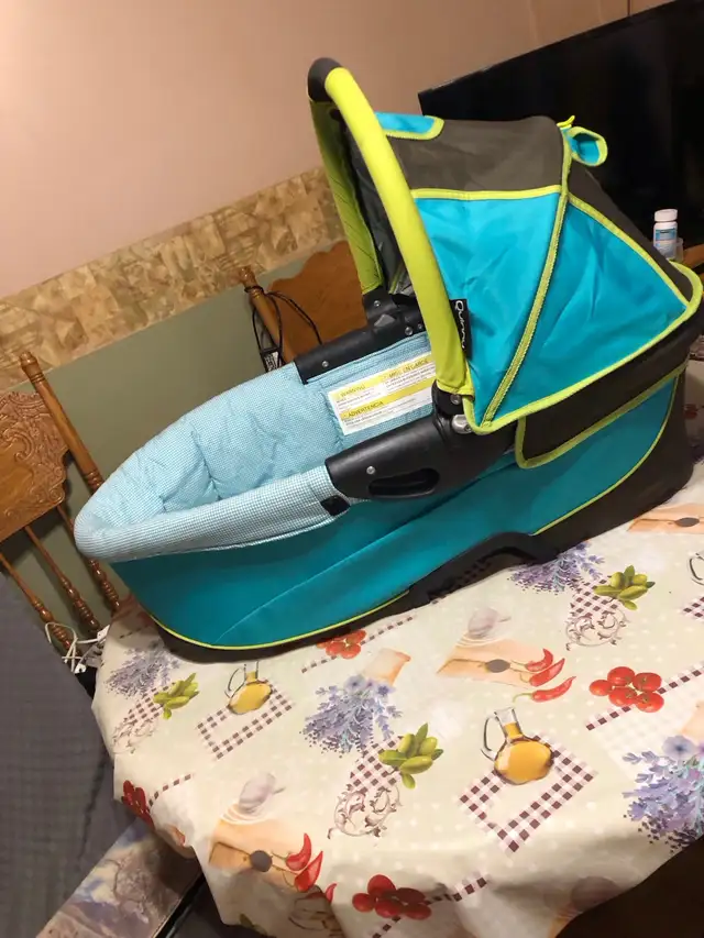accessoire de bébé ( chaise,matelas,poussette,berceau in Multi-item in Longueuil / South Shore - Image 6