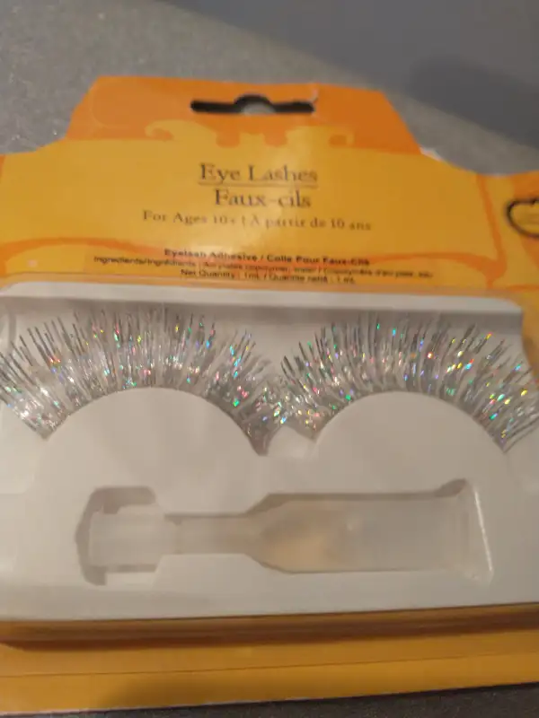 Glittery eye lashes for sale in Women's - Other in Cape Breton - Image 3