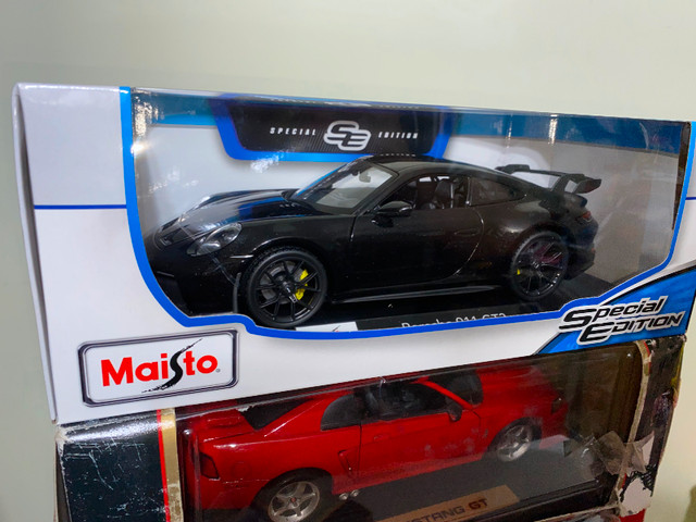 Porsche 911 GT3 diecast 1/18 Die cast dans Art et objets de collection  à Longueuil/Rive Sud - Image 3