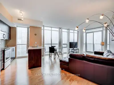 Fully Furnished 2+1 Bed 2 Bath at York & Bremner with Parking