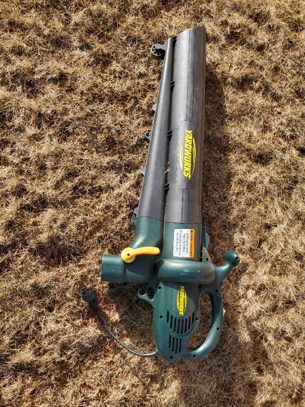 Electric Vacuum Blower/Mulcher/Vaccum in Lawnmowers & Leaf Blowers in Summerside - Image 4
