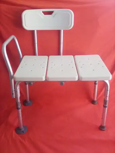 Banc de transfert pour la douche ou le bain Grande chaise de couleur blanche 9 niveaux d'ajustement...