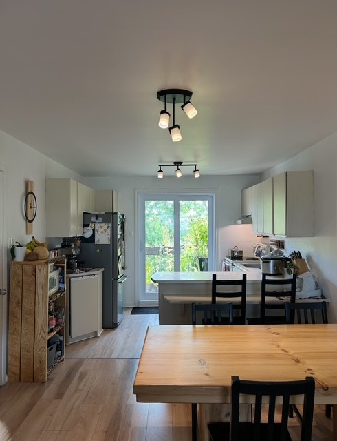 Très beau logement à louer style condo a Longueuil 4 1/2 , 1385$ dans Locations longue durée  à Longueuil/Rive Sud - Image 3