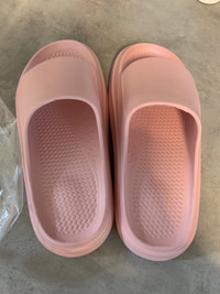 Ladies slippers/sandals