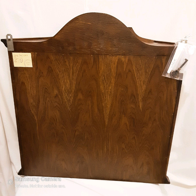 Vintage Solid Wood & Glass Locking Wall Curio Cabinet w/Key in Hutches & Display Cabinets in Calgary - Image 4