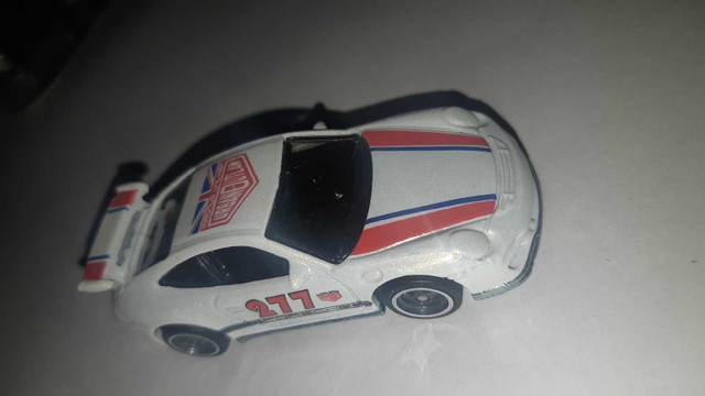 Porsche 911 GT3 RS loose Hot Wheels Premium Euro Style 2015 in Toys & Games in Guelph - Image 2