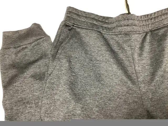 Pantalon Fila (18/20 ans) in Kids & Youth in Longueuil / South Shore - Image 4