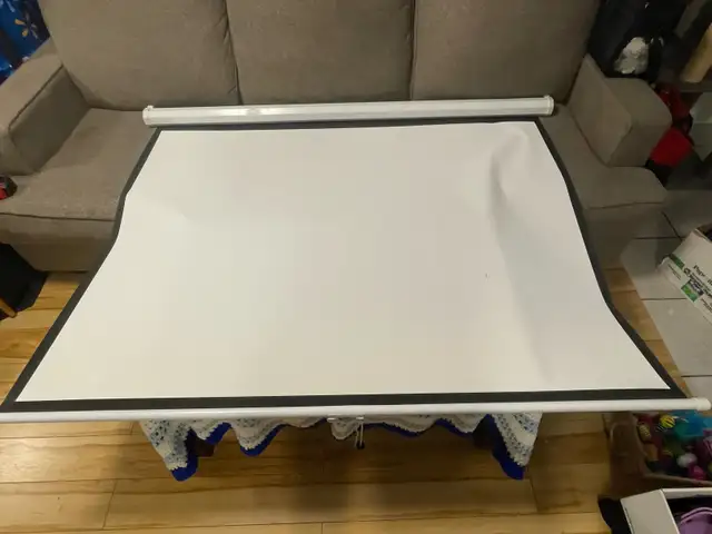 Used projector screen63234474593155121