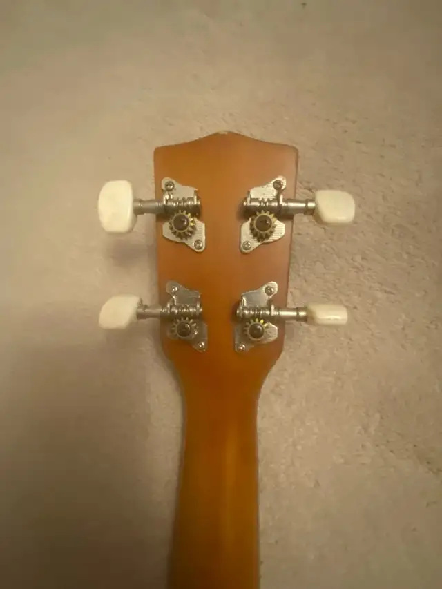 JHS& co. vintage ukulele model 11K20N. in Other in Markham / York Region - Image 8