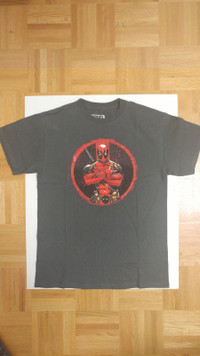 MARVEL Deadpool T-Shirt - Medium