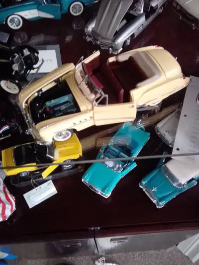 For Sale : Very unique 1/24 th scale Franklin Mint diecast vehicle collection!!! This collection con...