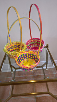 Round Woven Bamboo  Baskets with Hinged Handles
